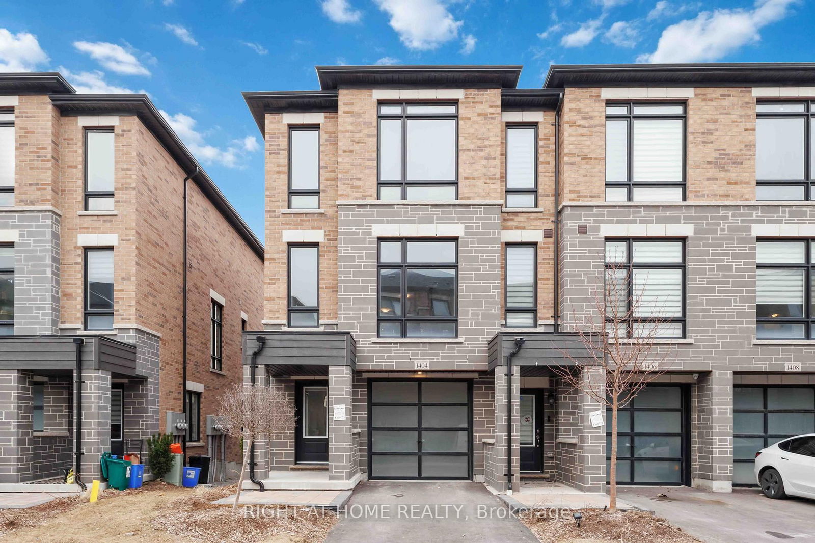Townhouse for lease at 1404 Coral Springs Path, Oshawa, Taunton, L1K 3G1 - MLS: E12163973