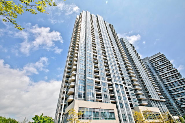 417 - 275 Village Green Square