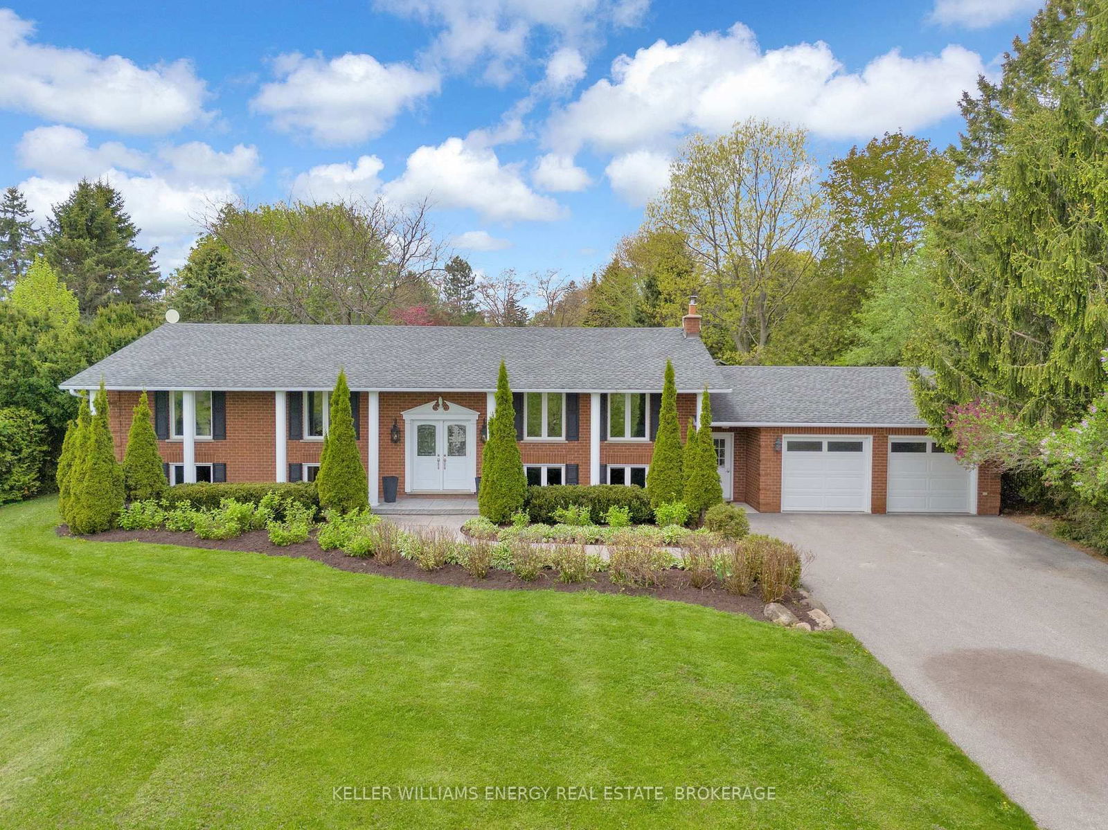 Detached House for sale at 90 Potters Lane, Clarington, Rural Clarington, L0B 1J0 - MLS: E12165228
