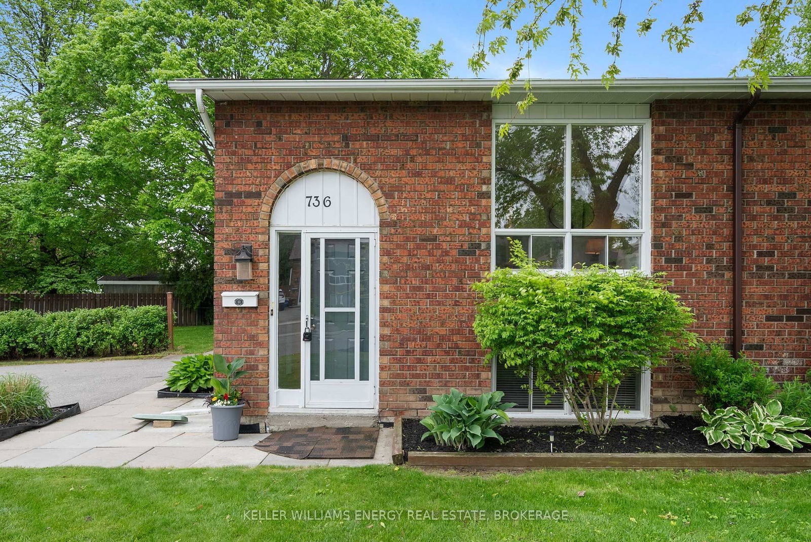 Semi-Detached House for sale at 736 Cricklewood Drive, Oshawa, Pinecrest, L1K 1R6 - MLS: E12165526