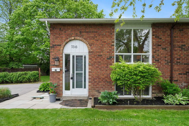 736 Cricklewood Drive
