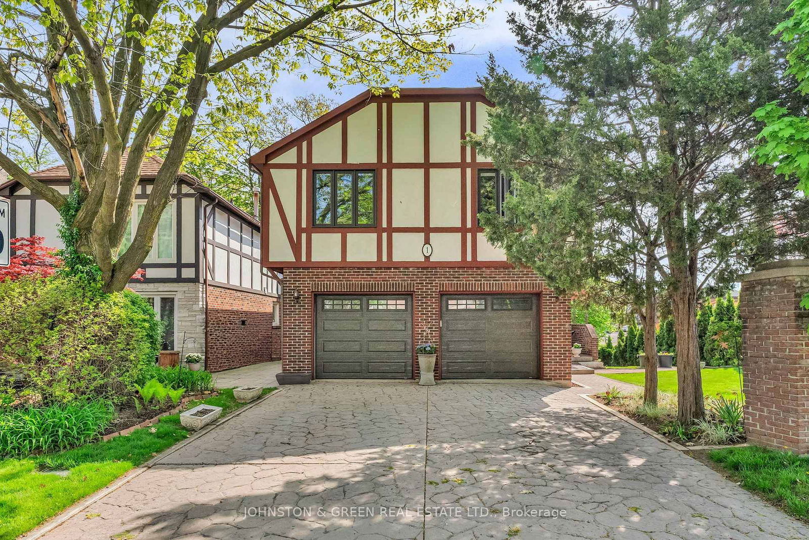 Detached House for sale at 1 Woodvale Crescent, Toronto, East York, M4C 5N4 - MLS: E12165544