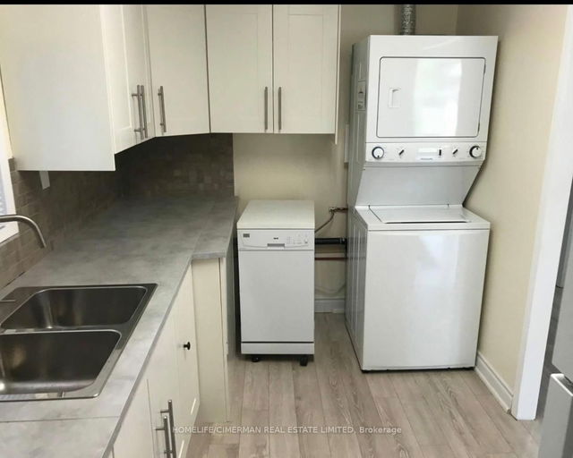 Main - 28 Wolverton Avenue