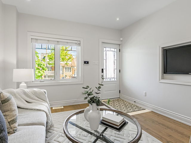 117 Aldwych Avenue