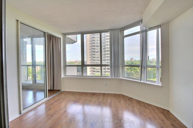 805 - 275 Bamburgh Circle