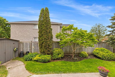 124 Avondale Dr, Clarington - Courtice image-0-3