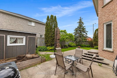 124 Avondale Dr, Clarington - Courtice image-0-4