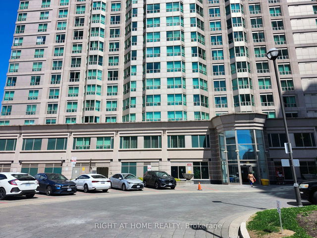 1910 - 11 Lee Centre Drive
