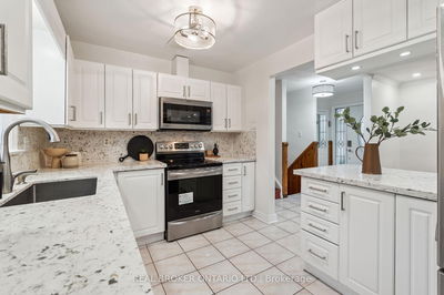 933 Scarborough Golf Clb Rd, Toronto - Woburn