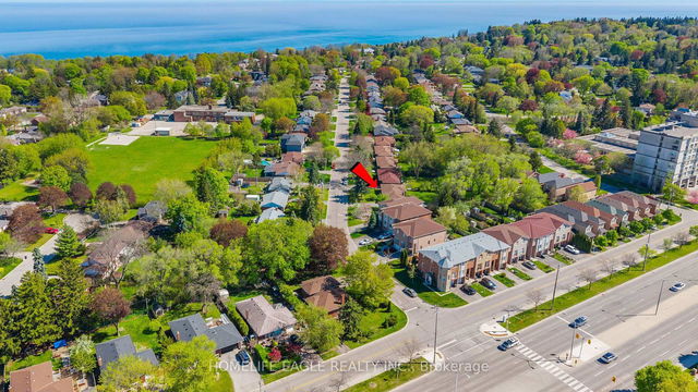72 Brinloor Boulevard