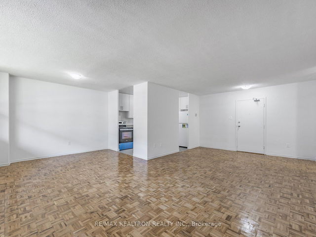 1005 - 5 Glamorgan Avenue