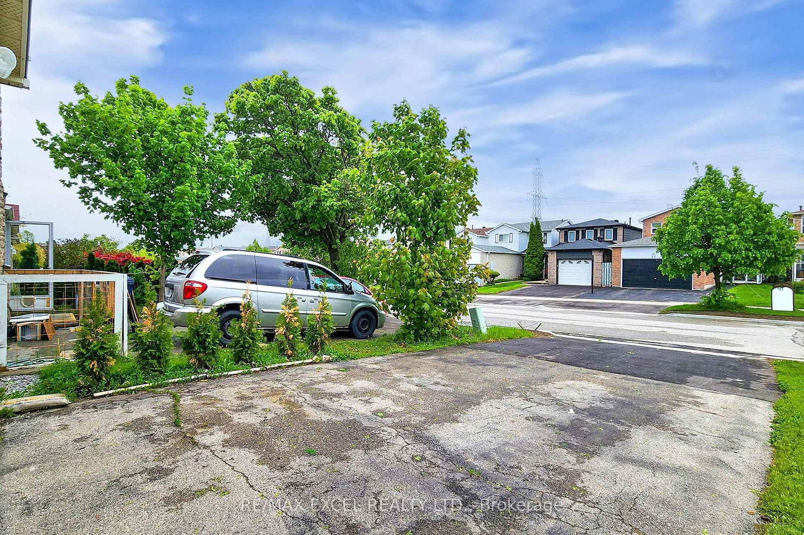 Detached House for sale at 52 Maresfield Drive, Toronto, Milliken, M1V 2X1 - MLS: E12167908
