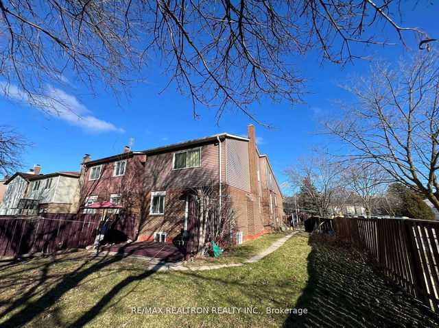 Lower - 2 Plumbrook Crescent