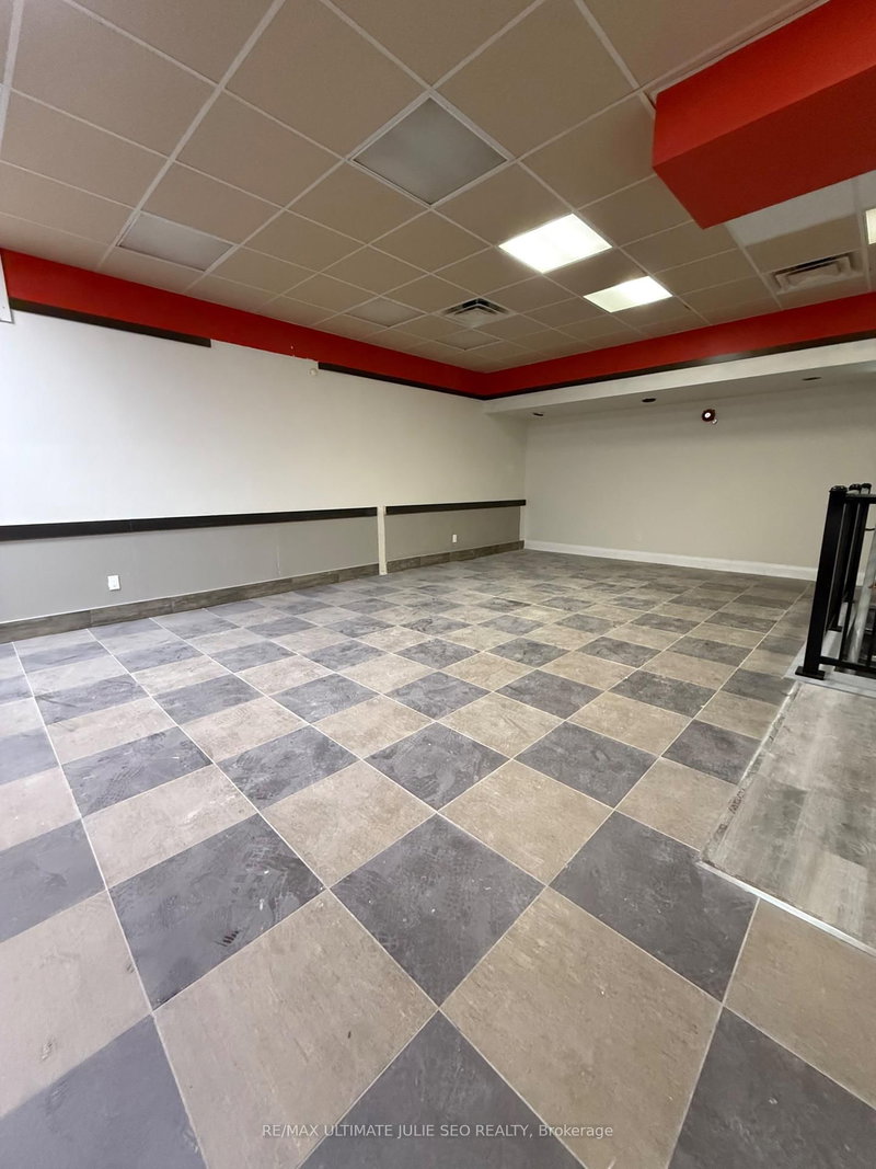 733 BROADVIEW Ave, Toronto, M4K 2P6 | Image 2