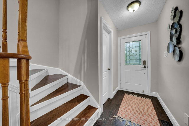 40 McFeeters Crescent