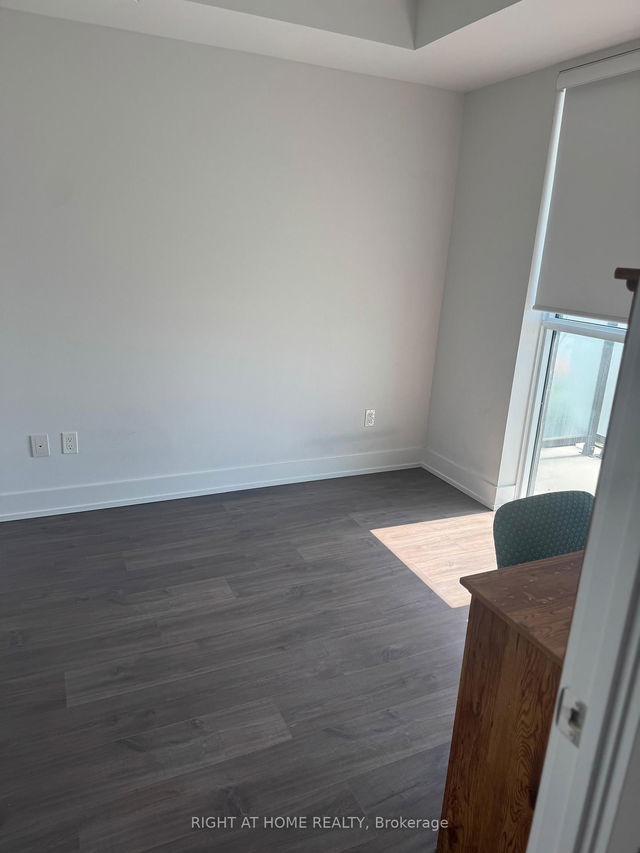 18 - 2550 Simcoe Street