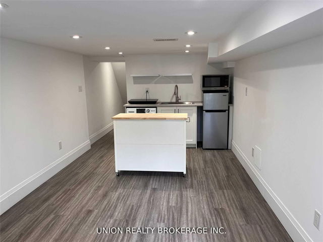 Lower - 142 Pickering Street