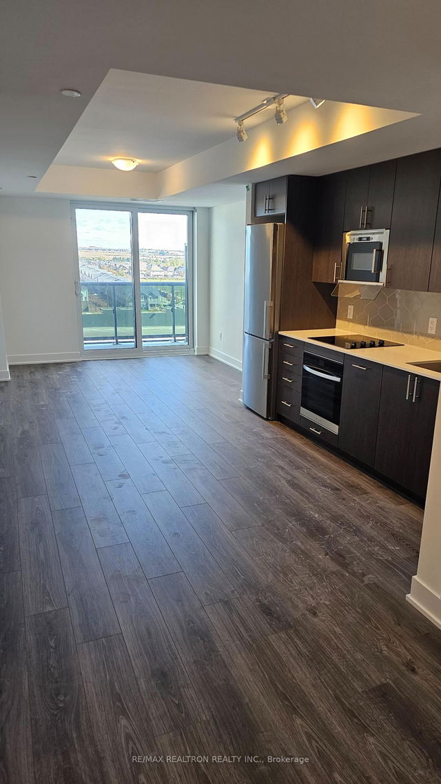 720 - 2545 Simcoe Street
