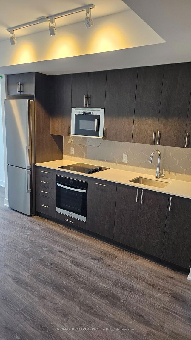 720 - 2545 Simcoe Street