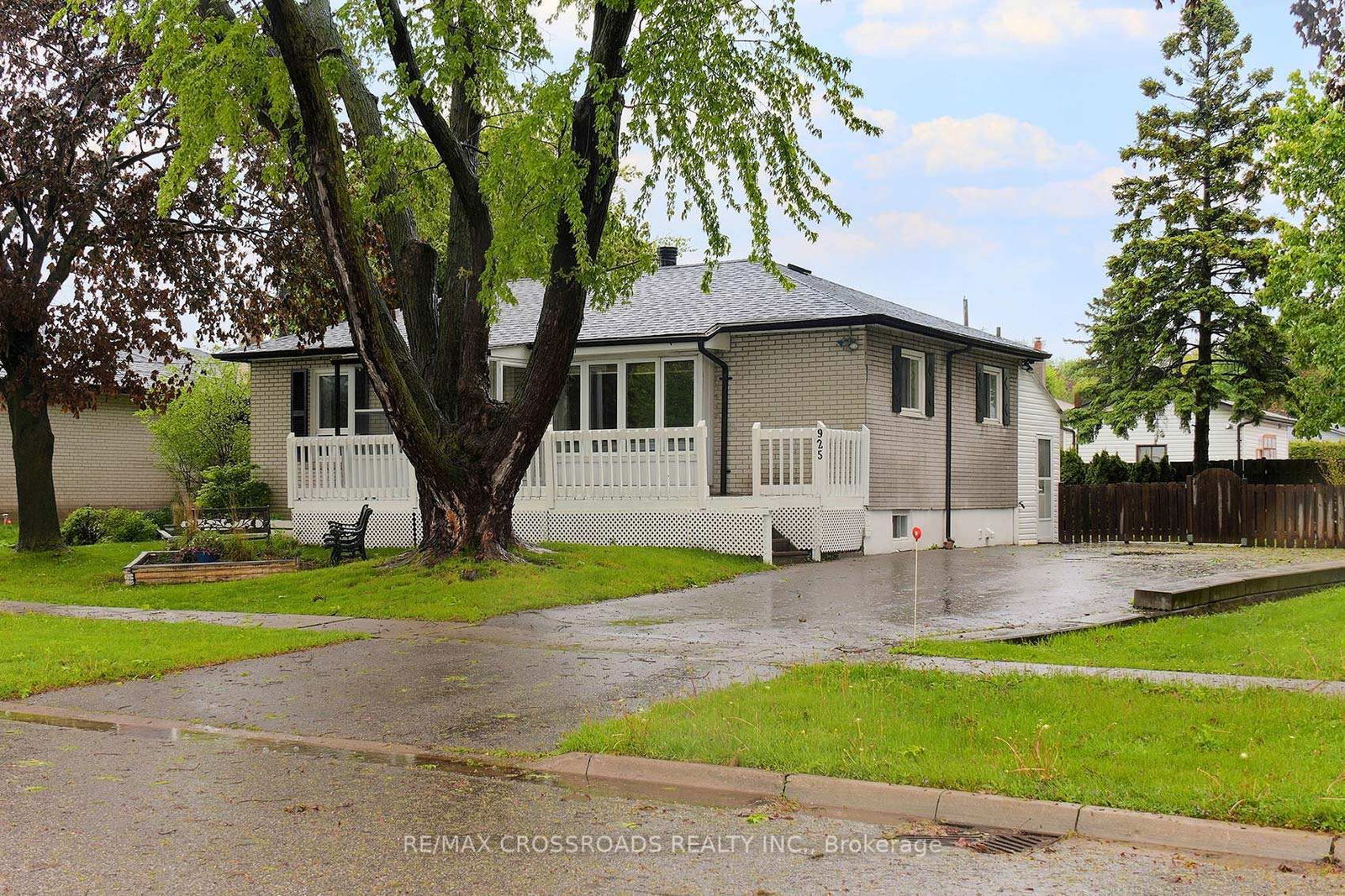 Property at 925 Annes