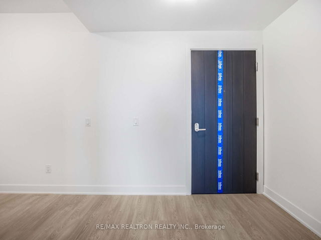 PH12 - 2545 Simcoe Street