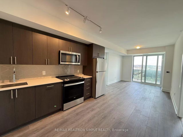 818 - 2545 Simcoe Street