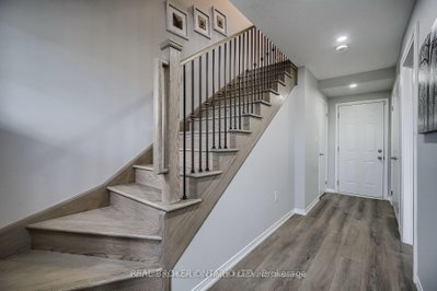 18 Jerome Way — photo 5
