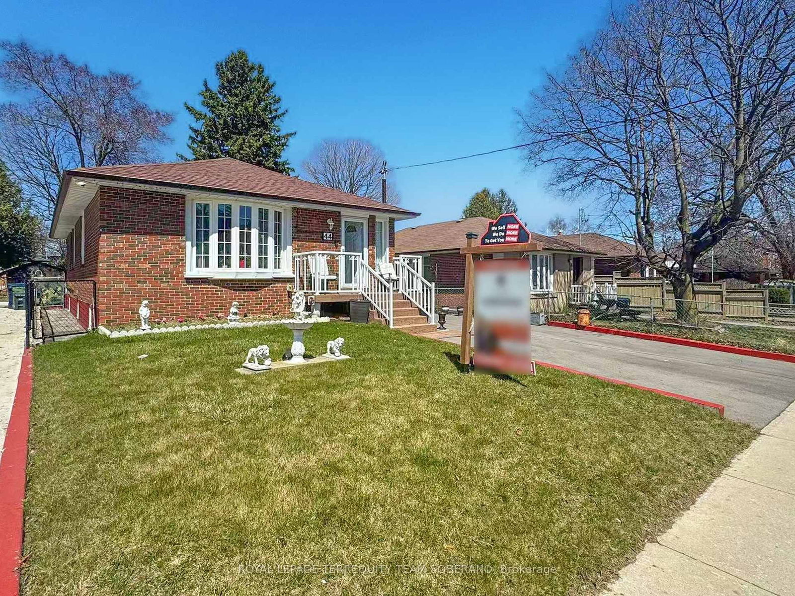 Detached House for sale at 44 Seminole Avenue, Toronto, Bendale, M1J 1N1 - MLS: E12170441