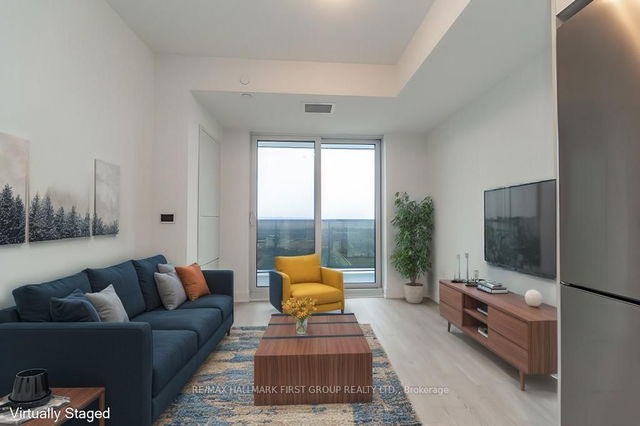 2601 - 2545 Simcoe Street