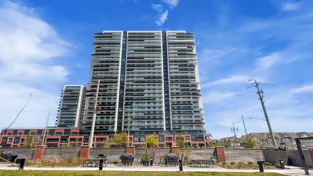 804 - 2545 Simcoe Street