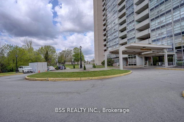 402 - 3380 Eglinton Avenue