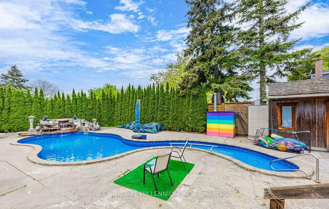 15 Benary Crescent
