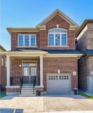 61 Mountainside Crescent