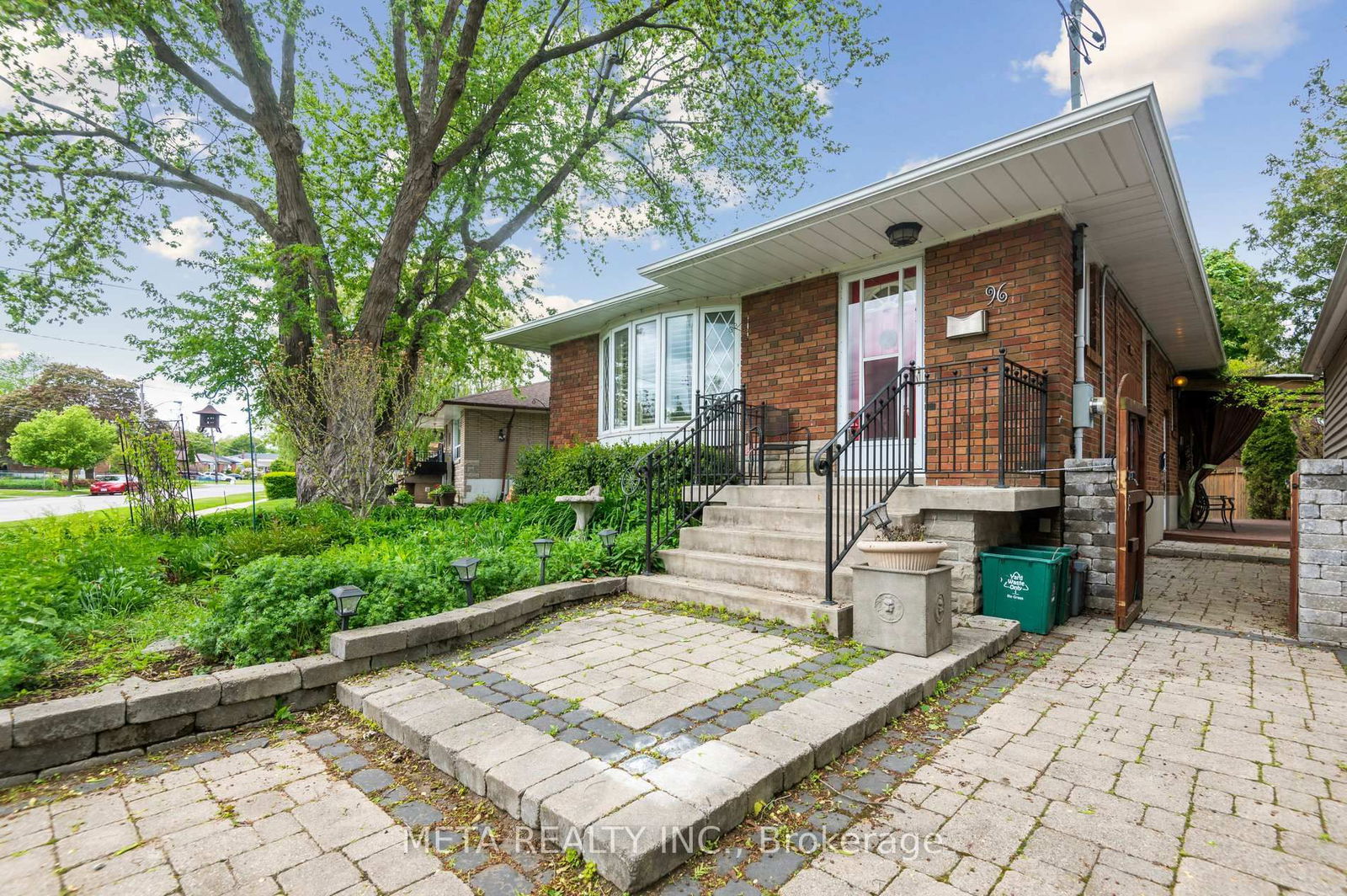 Detached House for sale at 96 Shropshire Drive, Toronto, Dorset Park, M1P 1Z2 - MLS: E12171701