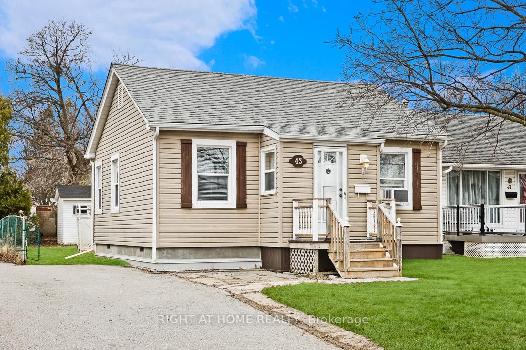 Detached House for sale at 43 Glynn Road, Ajax, Central, L1S 2C4 - MLS: E12172014