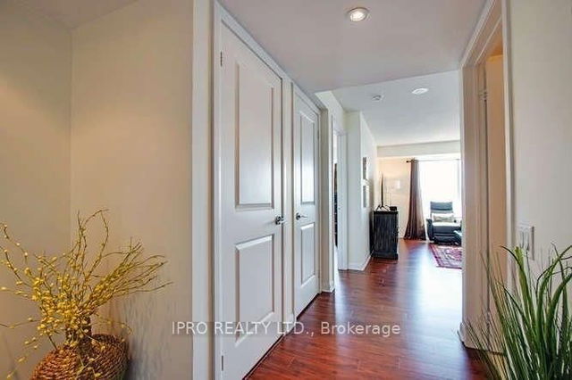 2610 - 190 Borough Drive