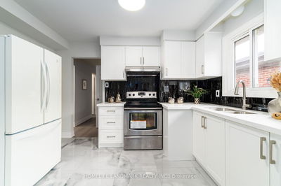 281 Timberbank Blvd, Toronto - L'Amoreaux image-0-4