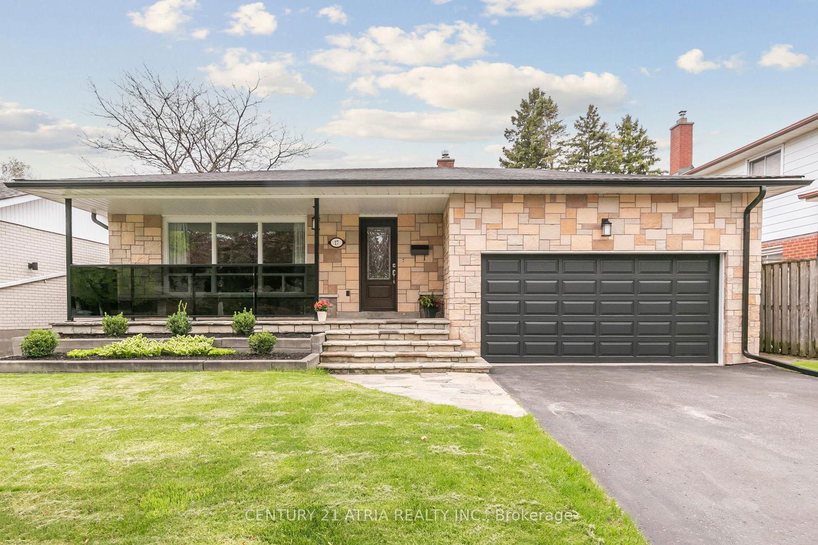 Detached House for sale at 17 Janellan Terrace, Toronto, West Hill, M1E 3M8 - MLS: E12172542