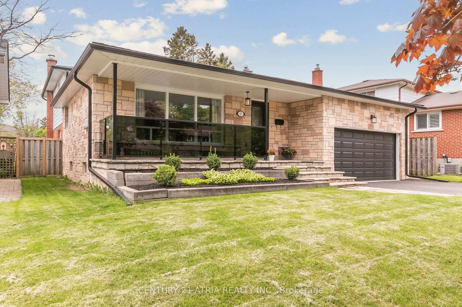 Detached House for sale at 17 Janellan Terrace, Toronto, West Hill, M1E 3M8 - MLS: E12172542