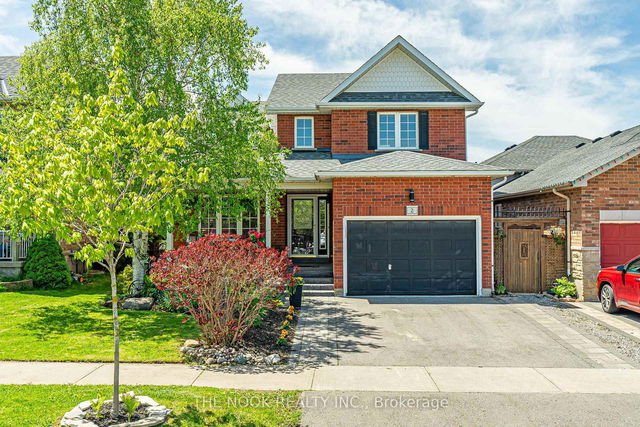 2 Clayton Crescent