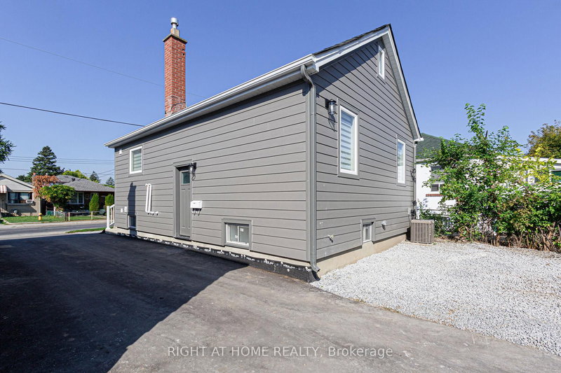 961 Victoria Park Ave, Toronto, M4B 2J4 | Image 2