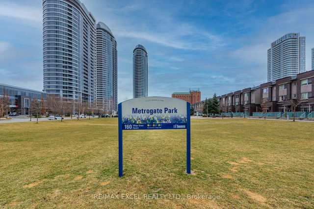 1618 - 275 Village Green Square