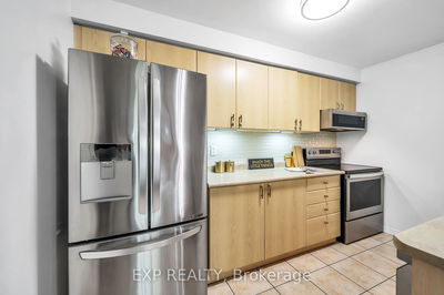 Unit 208 — 83 Aspen Springs Dr, Clarington - Bowmanville image-0-3