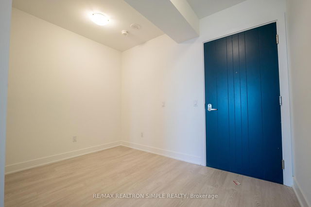 2601 - 2545 Simcoe Street