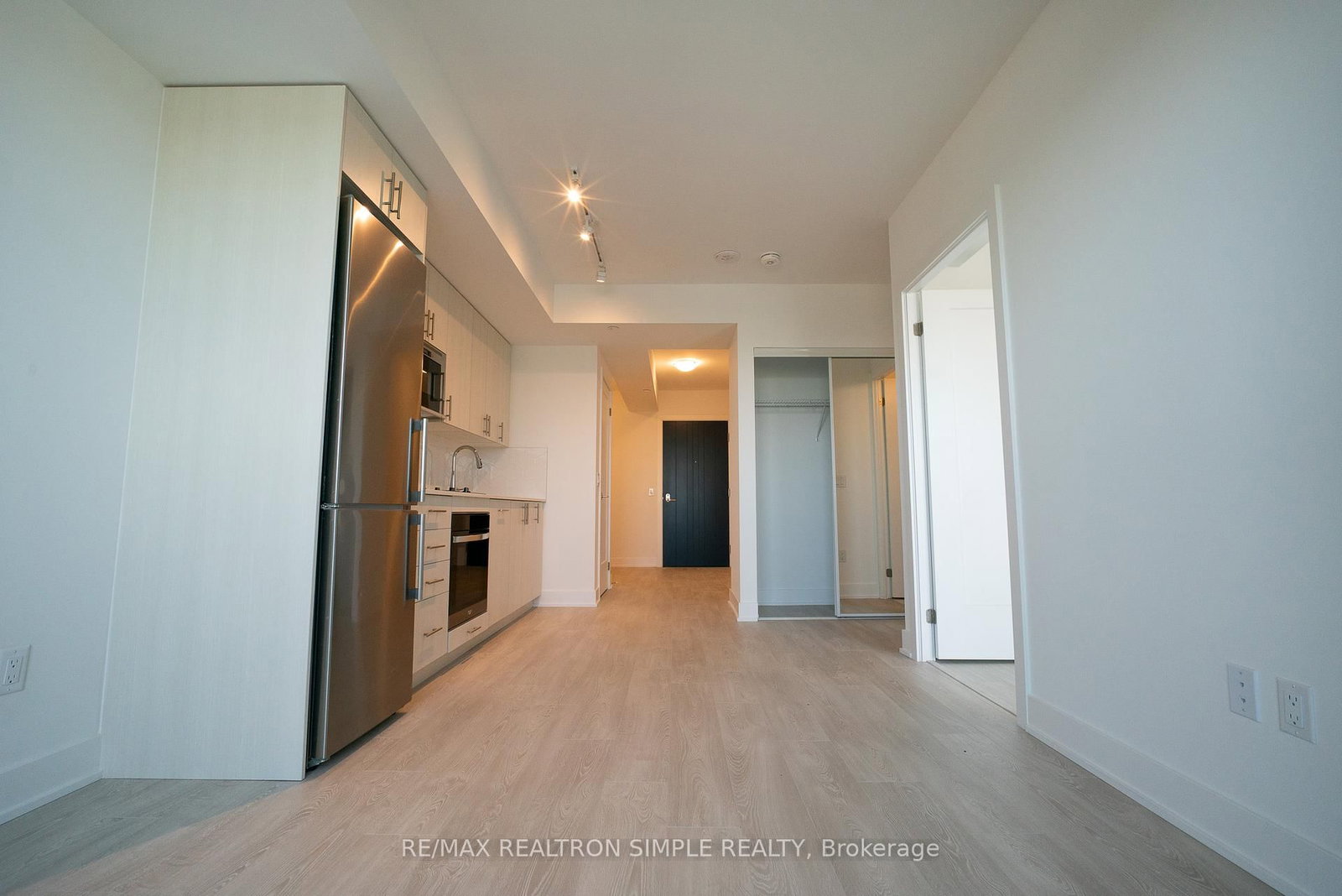 2545 Simcoe Street N, Unit 2601 - Photo 8