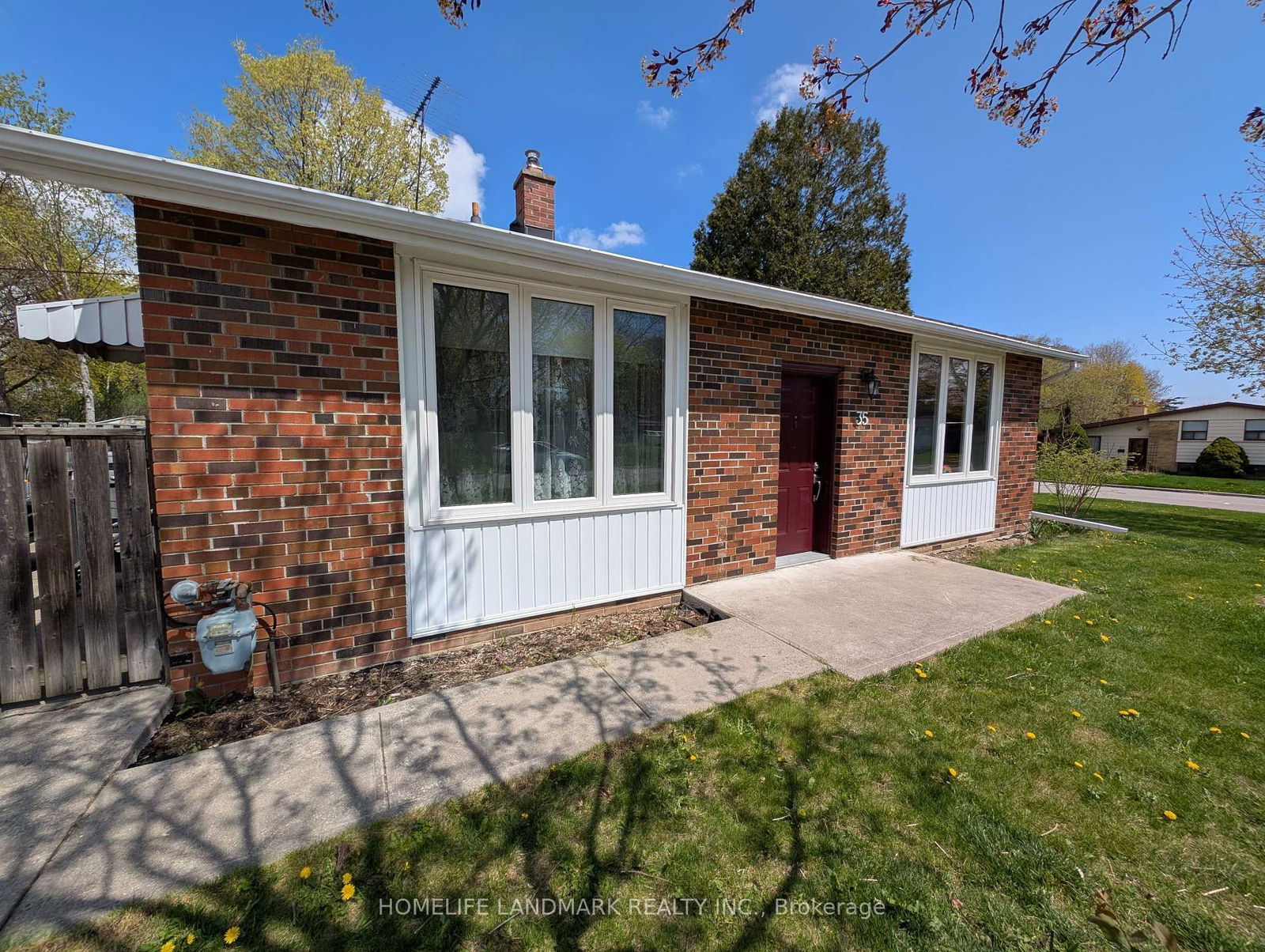 Listing photo 2