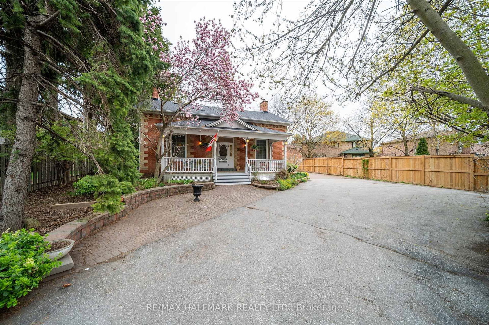 Detached House for sale at 2577 Kennedy Road, Toronto, Tam O'Shanter-Sullivan, M1T 3H4 - MLS: E12174761