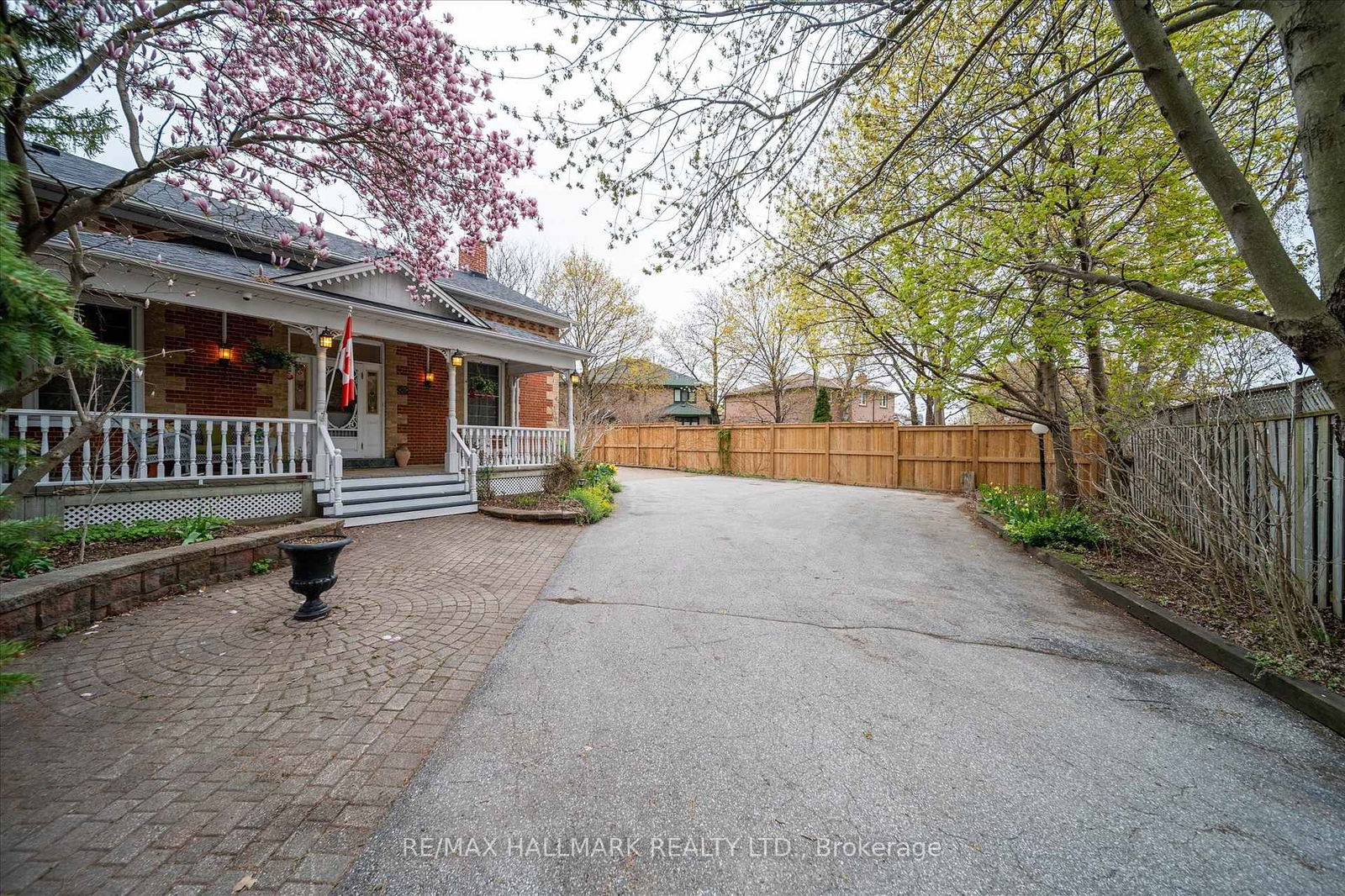 Detached House for sale at 2577 Kennedy Road, Toronto, Tam O'Shanter-Sullivan, M1T 3H4 - MLS: E12174761