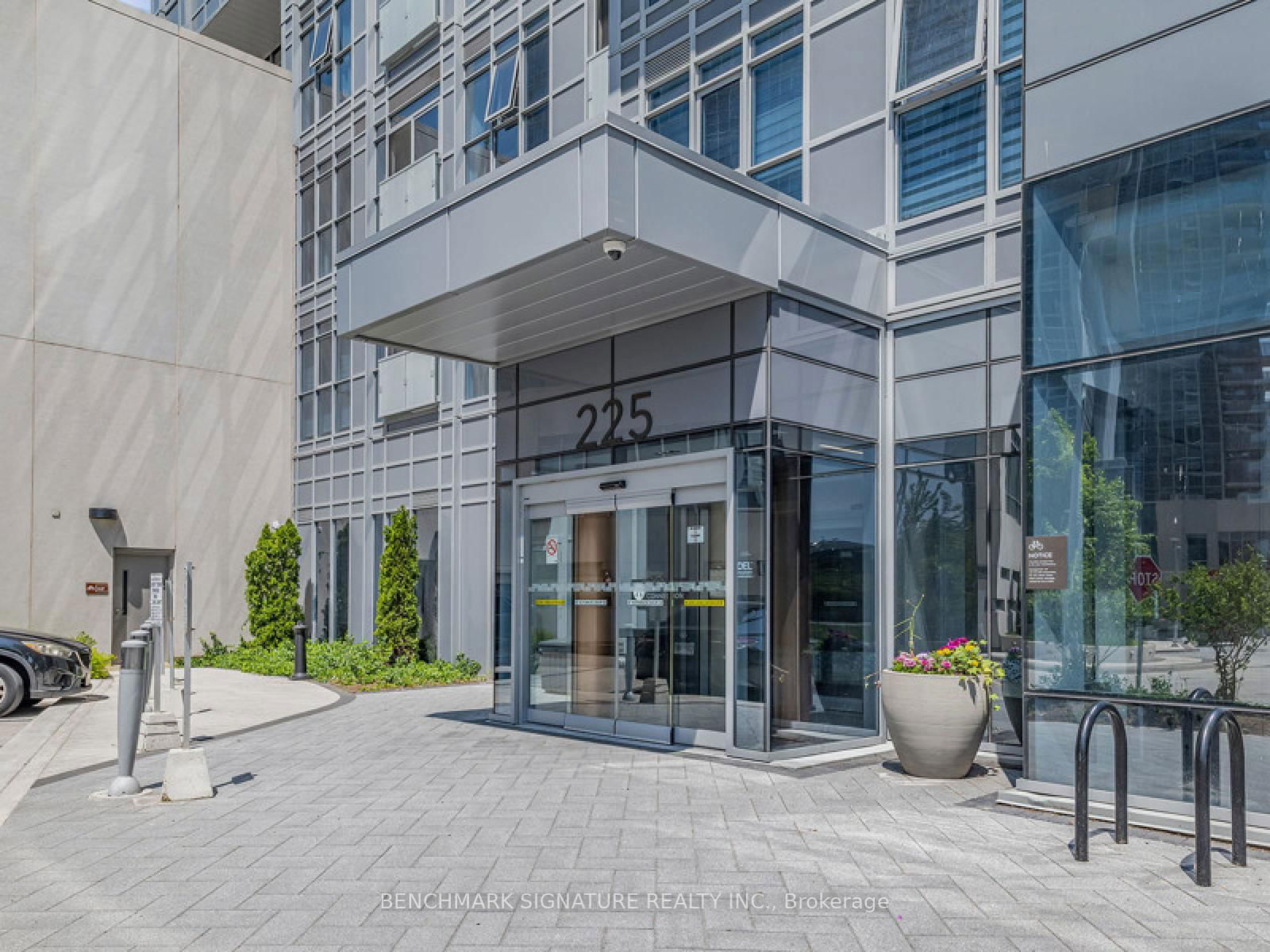 Condo for sale at 1904-225 Village Green Square, Toronto, Agincourt South-Malvern West, M1S 0L7 - MLS: E12174839