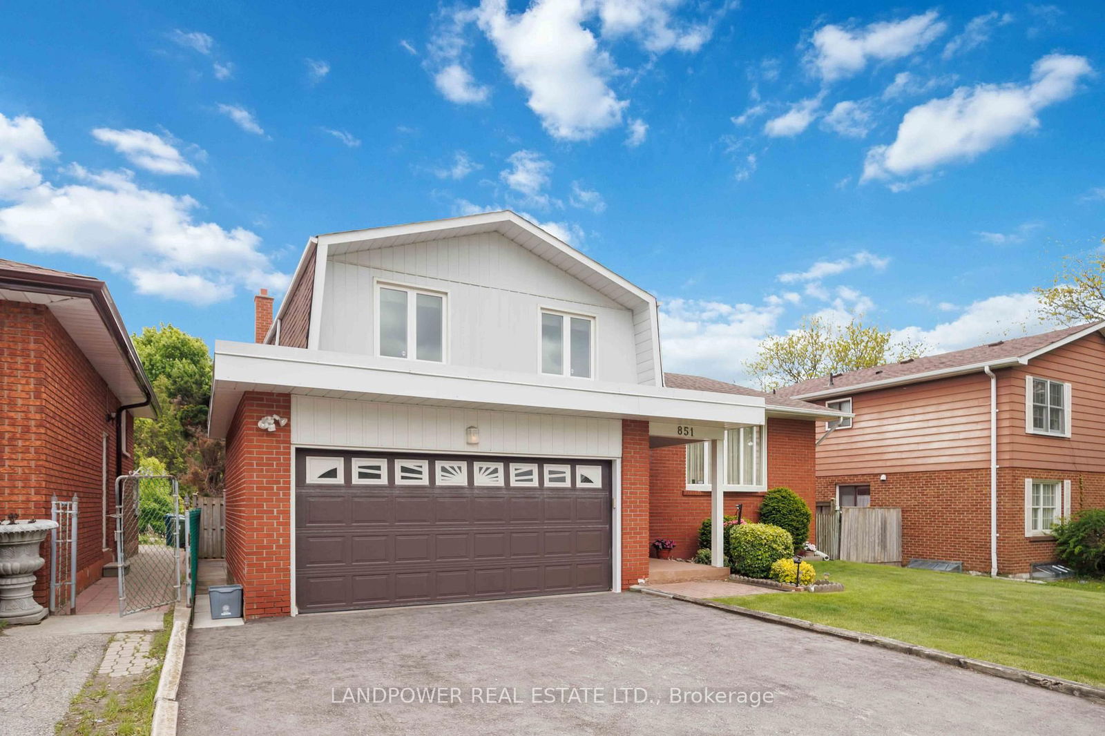 Detached House for sale at 851 Huntingwood Drive, Toronto, Tam O'Shanter-Sullivan, M1T 3L7 - MLS: E12174853
